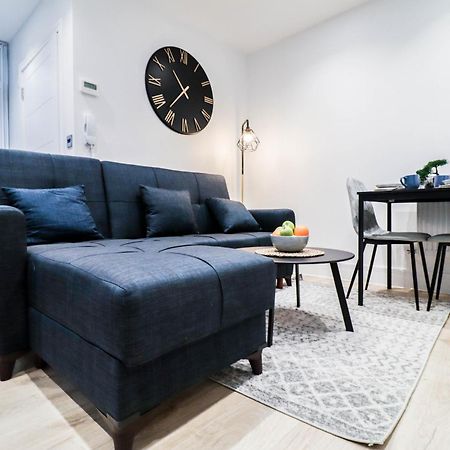 Modern 1-Bed Apartment In Buckinghamshire With Free Wifi, Parking & Garden High Wycombe Buitenkant foto