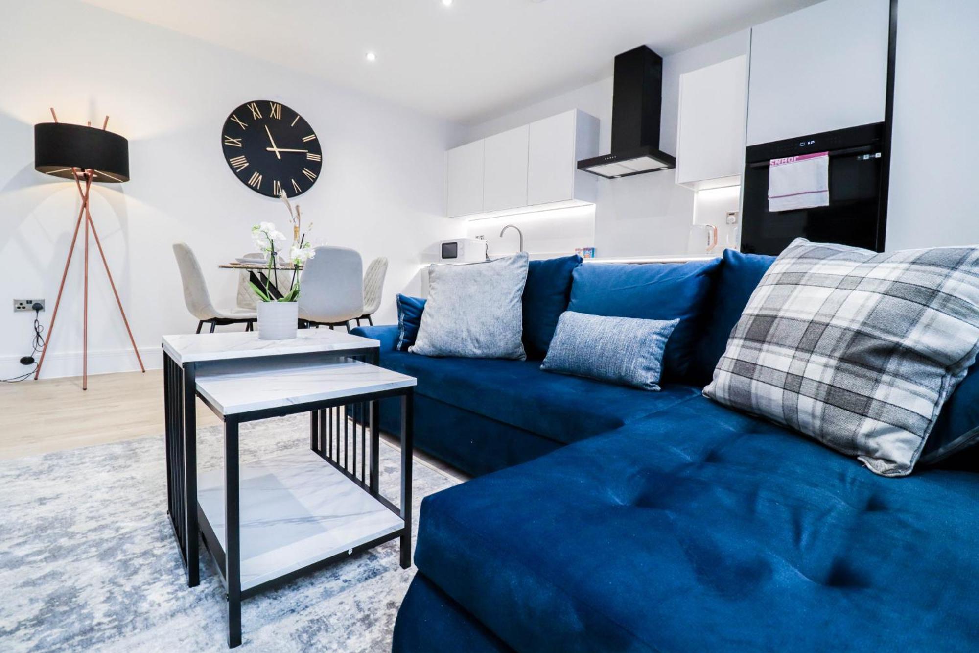 Modern 1-Bed Apartment In Buckinghamshire With Free Wifi, Parking & Garden High Wycombe Buitenkant foto