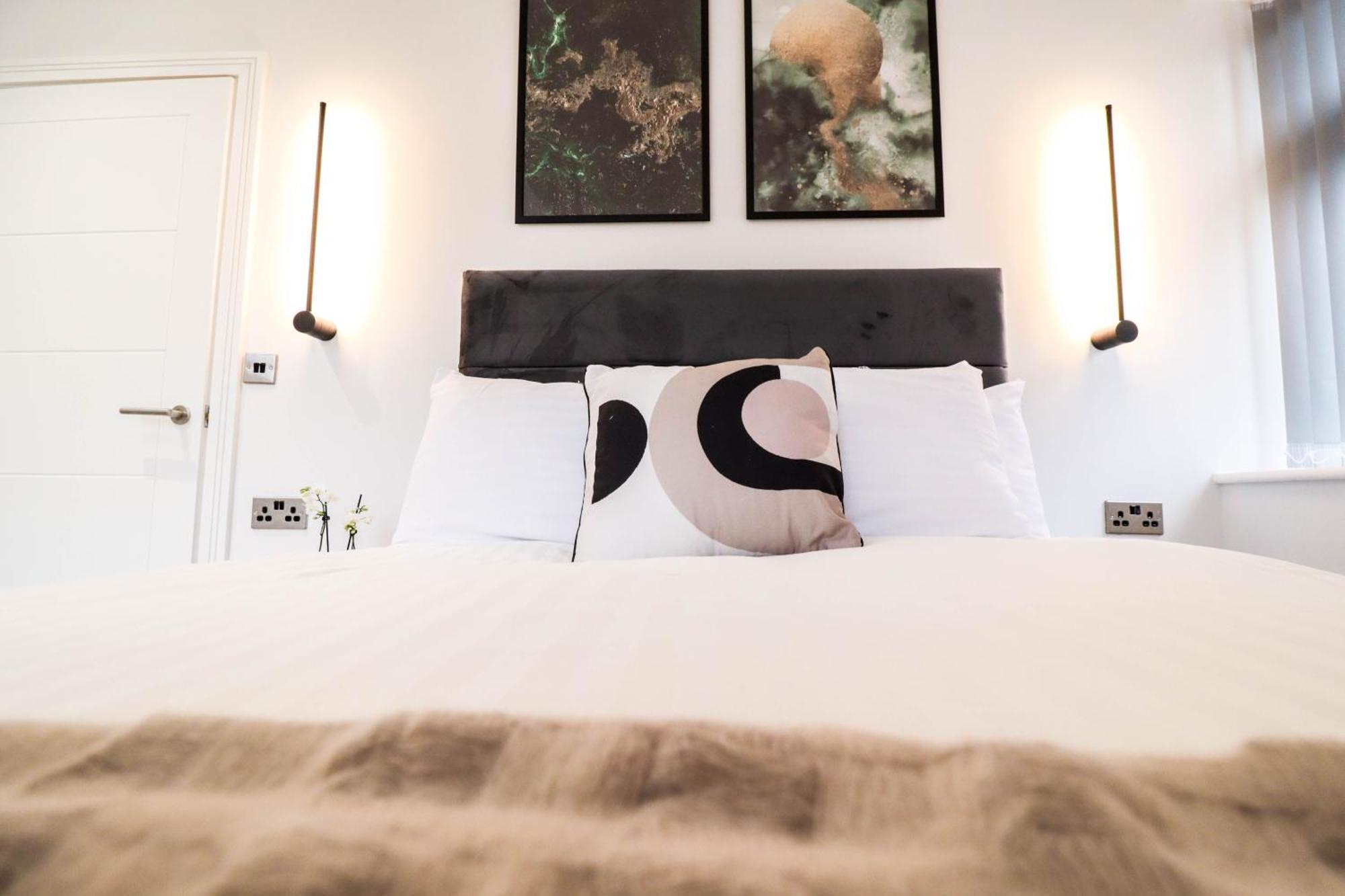 Modern 1-Bed Apartment In Buckinghamshire With Free Wifi, Parking & Garden High Wycombe Buitenkant foto