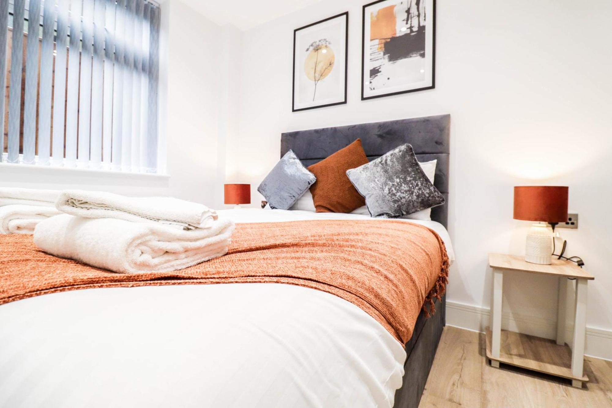 Modern 1-Bed Apartment In Buckinghamshire With Free Wifi, Parking & Garden High Wycombe Buitenkant foto