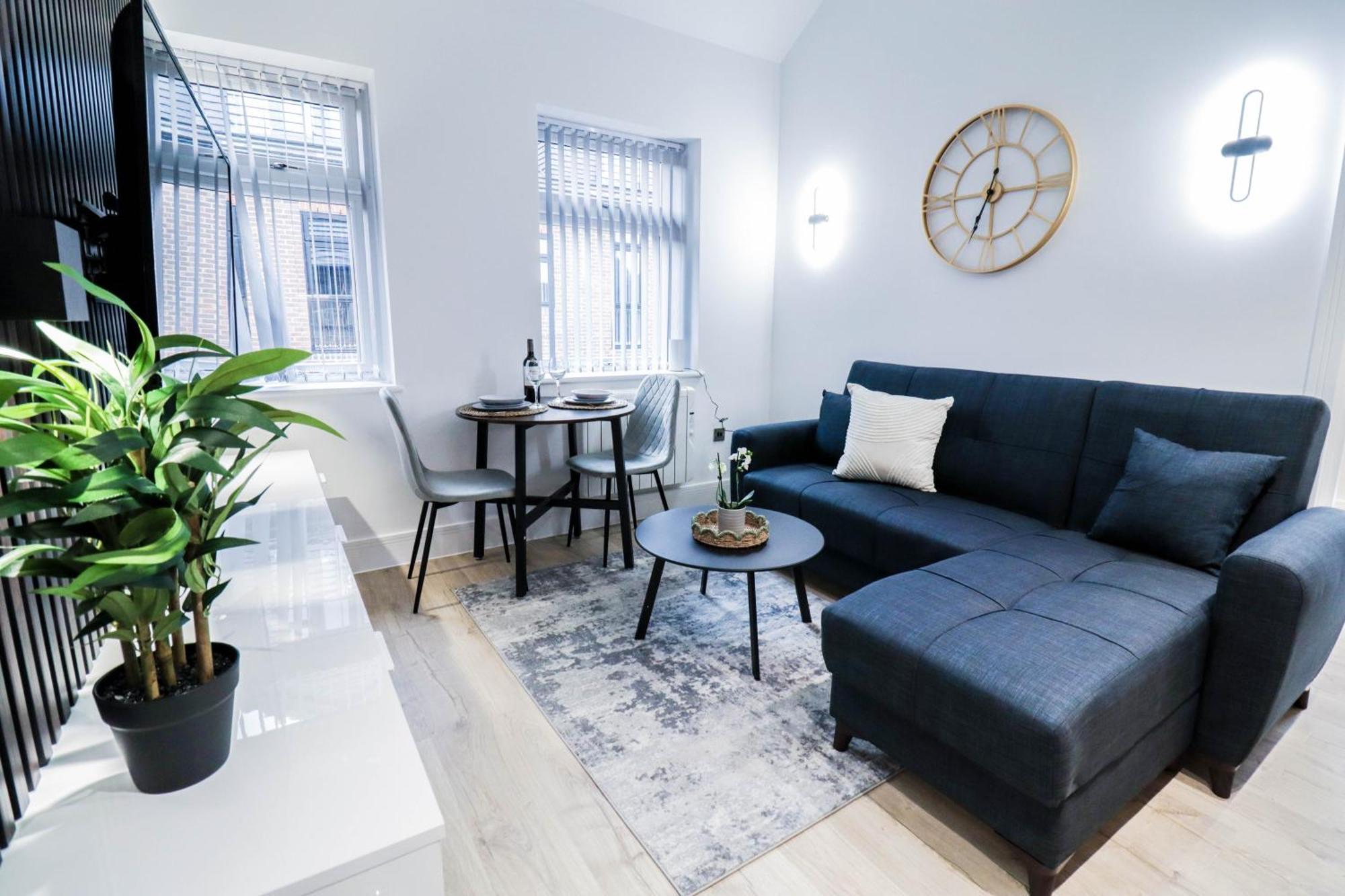 Modern 1-Bed Apartment In Buckinghamshire With Free Wifi, Parking & Garden High Wycombe Buitenkant foto