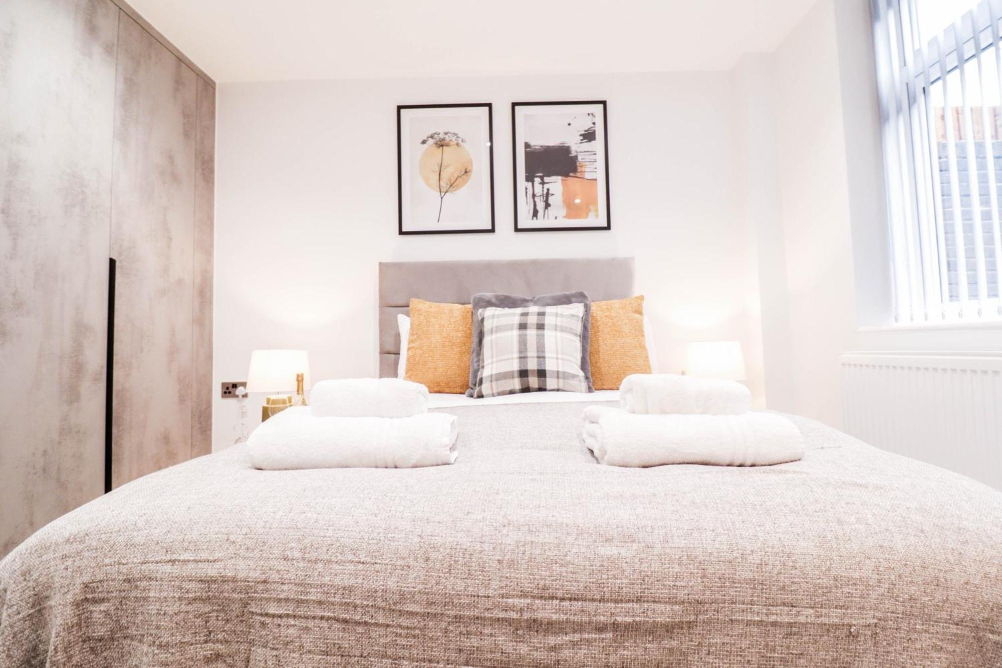 Modern 1-Bed Apartment In Buckinghamshire With Free Wifi, Parking & Garden High Wycombe Buitenkant foto