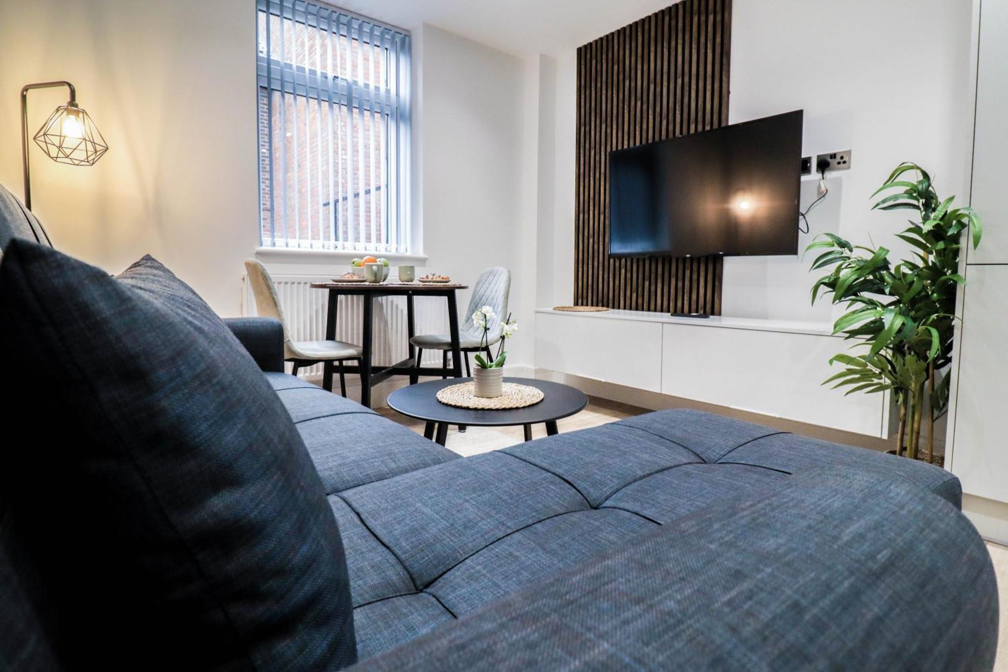 Modern 1-Bed Apartment In Buckinghamshire With Free Wifi, Parking & Garden High Wycombe Buitenkant foto