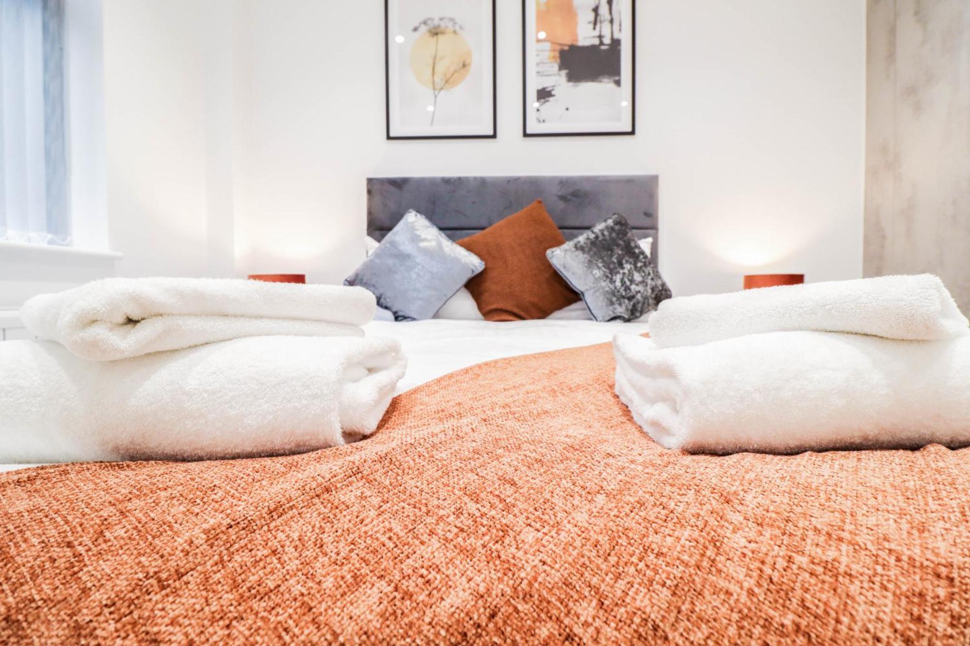 Modern 1-Bed Apartment In Buckinghamshire With Free Wifi, Parking & Garden High Wycombe Buitenkant foto