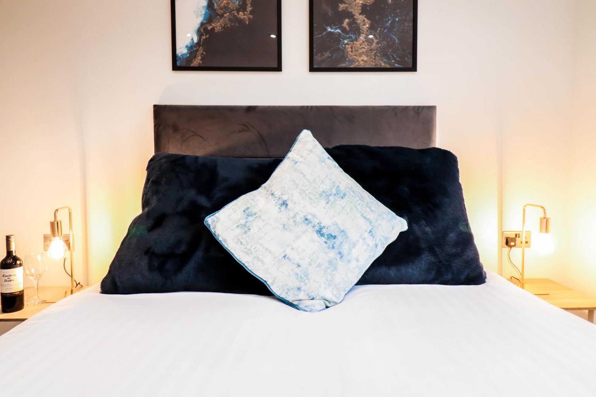Modern 1-Bed Apartment In Buckinghamshire With Free Wifi, Parking & Garden High Wycombe Buitenkant foto