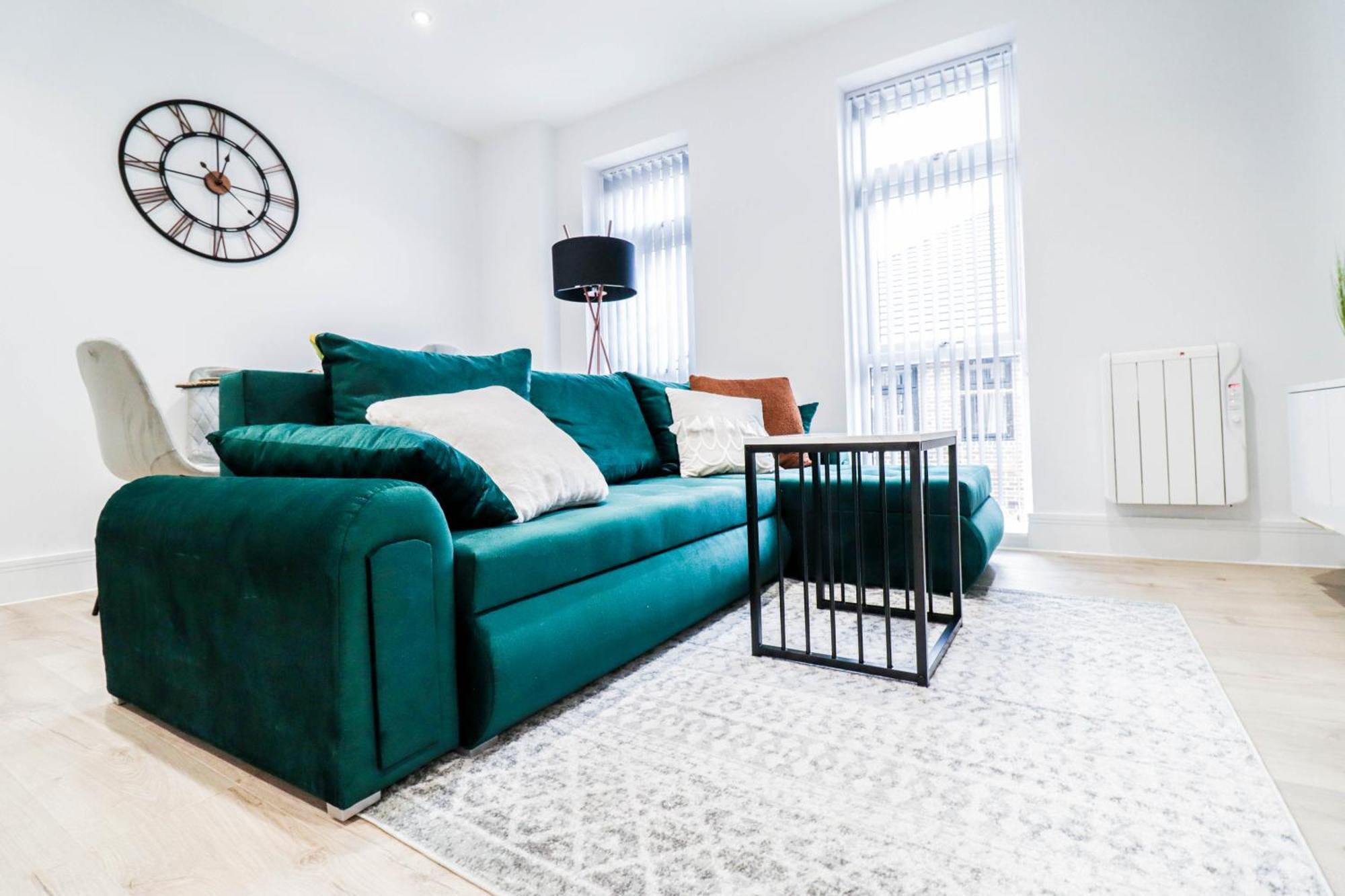Modern 1-Bed Apartment In Buckinghamshire With Free Wifi, Parking & Garden High Wycombe Buitenkant foto