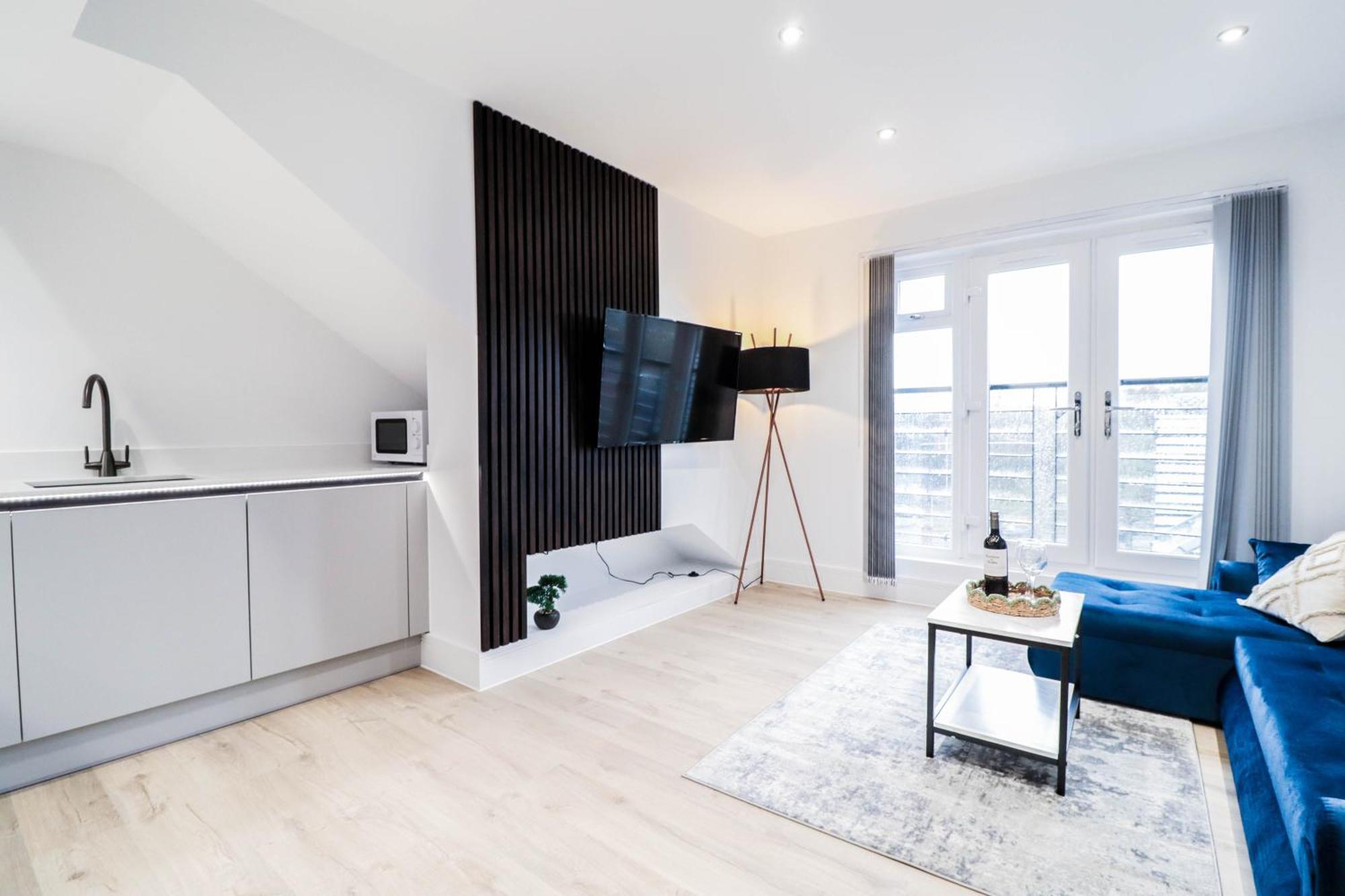 Modern 1-Bed Apartment In Buckinghamshire With Free Wifi, Parking & Garden High Wycombe Buitenkant foto